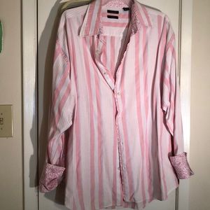 Long sleeve double cuff shirt. No-iron.